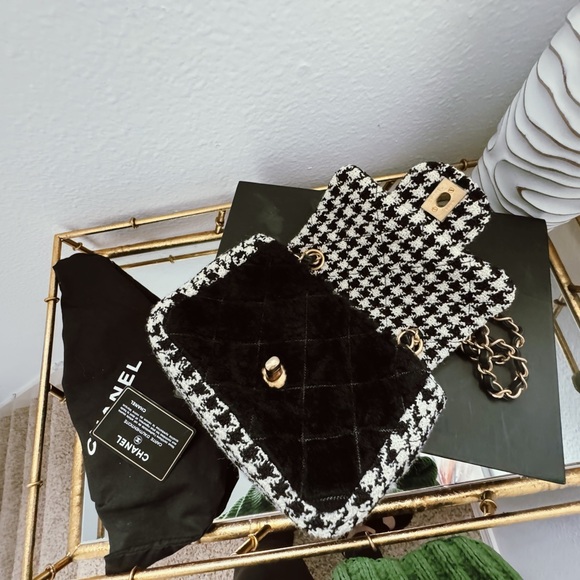 Authentic Chanel Handbag - Picture 8 of 16